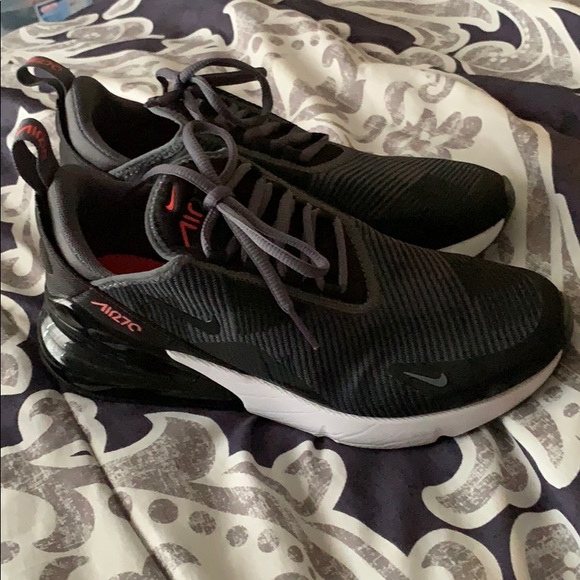 Nike Shoes - Nike Air Max 270